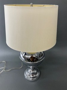 lot 11 image: Mid-Century Chrome Ball Lamp with Ecru Shade