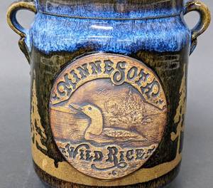 lot 47 image: Vintage Minnesota Wild Rice Pottery Crock Storage with Lid- Signed