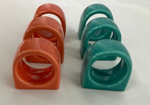 lot 63 image: Apricot & Green Homer Laughlin Bowls & Napkin Rings & Fiestaware Plate