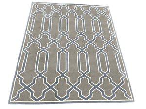 lot 105 image: Delos Eclipse Collection 10 Ft x 12 Ft 100% New Zealand Wool Area Rug - Medina Style