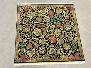 lot 110 image: 100% Wool Hand Knotted Oriental Area Rug - Made in India- 5 6 x 5 5