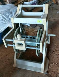 Nice garden hose reel