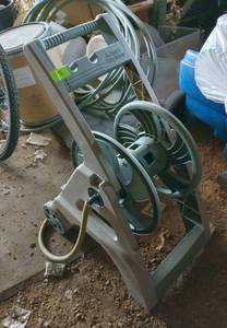 Nice garden hose reel