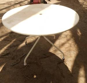 White Metal Outdoor patio table