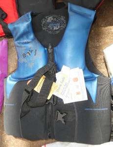 New Stearns Neoprene Life Jacket size X-Large