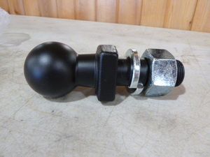 lot 12 image: 2 516 Tow Ball