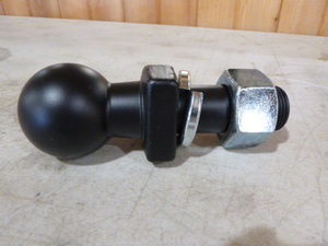 lot 13 image: 2 516 Tow Ball