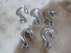 lot 115 image: 5 King Chain Clevis Slip Hooks