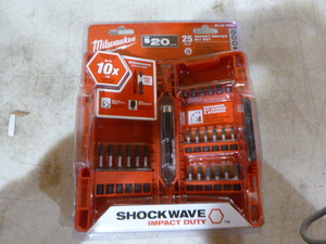 lot 134 image: Milwaukee 25 Piece Impact Driver Bit Set