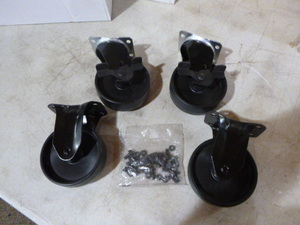 lot 154 image: Set of Casters