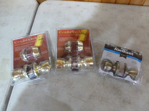 lot 187 image: 3 Sets of Door Knobs