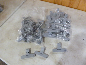 lot 315 image: 2 Bags of Chip Clips
