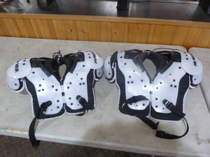 lot 349 image: 2 Rawlings SRG Football Should Pads