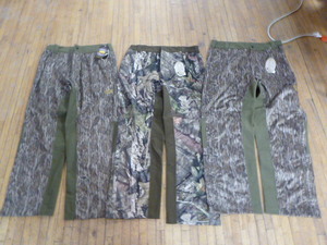 lot 239 image: 3 Pair of Mossy Oak Yukon Gear Hunting Pants