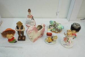 lot 4 image: Norleans figurines