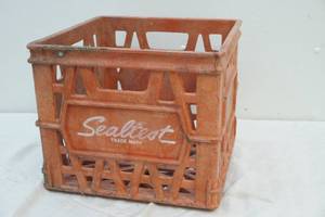 lot 10 image: Sealtest milk crate