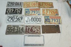 lot 80 image: vintage license plates