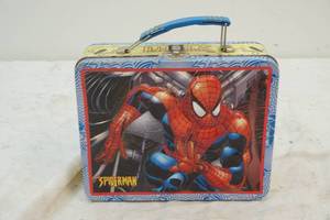 lot 84 image: vintage Spiderman lunch box