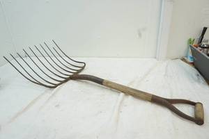 lot 88 image: hay rake