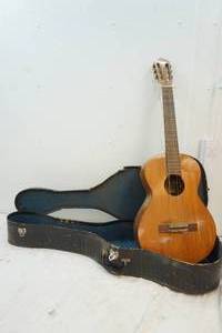 lot 129 image: Framus-Werke Bavarian guitar