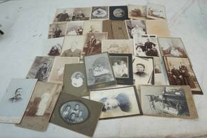 lot 130 image: vintage family photos