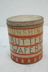 lot 137 image: vintage Sunshine tin with lid