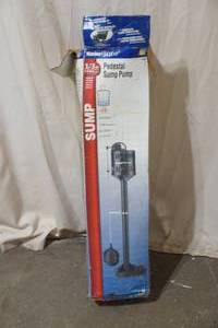 lot 171 image: Master Plumber sump pump