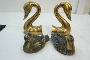 lot 202 image: brass duck bookends, duck figurines