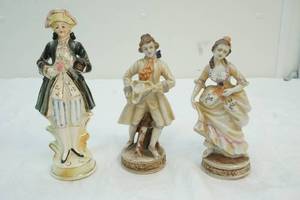 lot 203 image: Victorian figurines