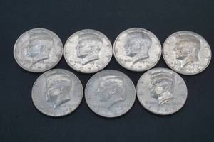lot 222 image: Kennedy half dollars