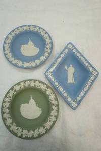 lot 268 image: wedge wood trays