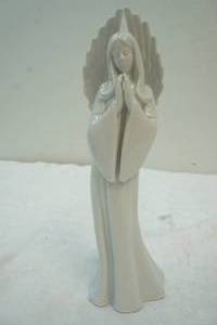 lot 273 image: Angel 1086 ROCO