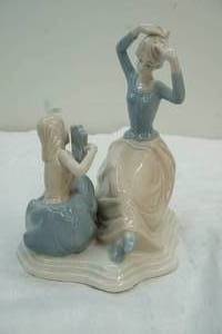 lot 275 image: Duncan Royale figurine