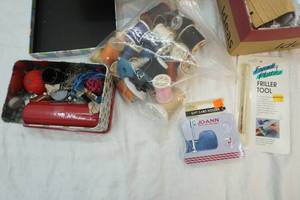 lot 288 image: sewing items