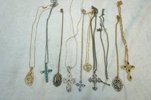 lot 293 image: jewelry