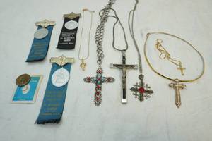 lot 294 image: vintage jewelry