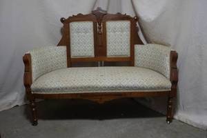 lot 301 image: loveseat