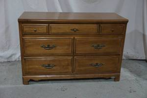 lot 317 image: dresser