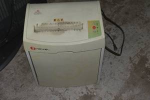 lot 17 image: Rexel 160 Auto Paper Shredder