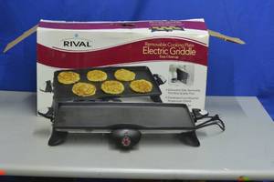 lot 24 image: 10 x 20 Rival Removable Cooking Plate Electric Griddle