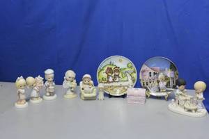 lot 55 image: Precious Moments Lot