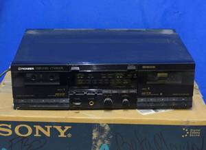 lot 75 image: Pioneer Ct-w600r Stereo Double Cassette Deck Player