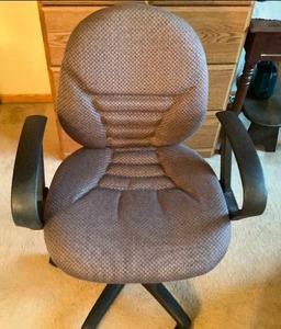 lot 207 image: Computer Chair