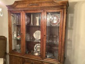 lot 224 image: Hutch