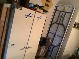 lot 229 image: Metal Storage Cabinet