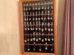 lot 239 image: Spoon Set