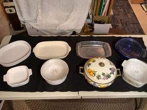 lot 252 image: Casserole Dishes