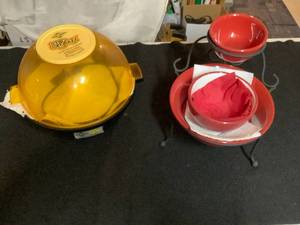 lot 257 image: Party Dishes