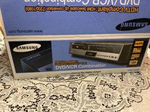 lot 296 image: Samsung DVDVCR Combo