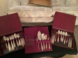 lot 270 image: VintageAntique 1847 IS Rogers Bro Silverware